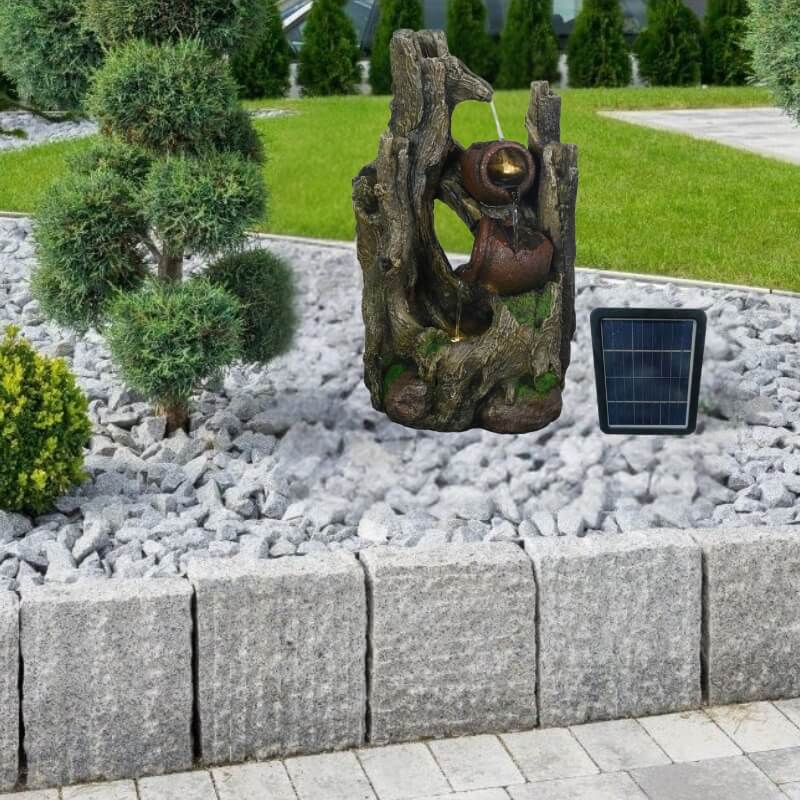 Dekorační fontána v přírodním a elegantním stylu